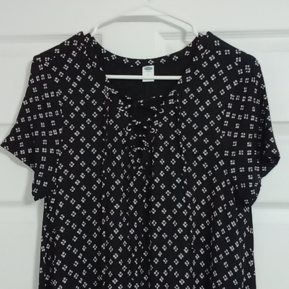 #218 Old Navy Black and White Women's V-Neck dress. Size: Large - Picture 2 of 8